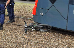 Meisje gewond na botsing met tram 9 Laan van Reagan en Gorbatsjov Den Haag