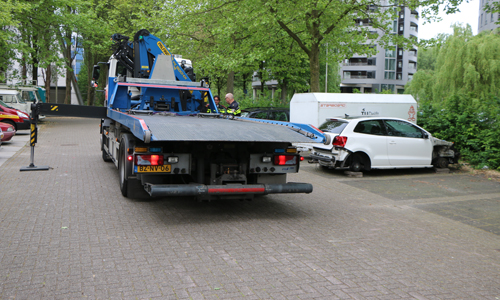 21 mei Politie treft compleet gestripte auto aan Balthasar van der Polweg Delft