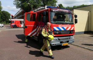 26 juni Brandweer doet onderzoek naar rookontwikkeling in kelderboxen Beethovenlaan Delft
