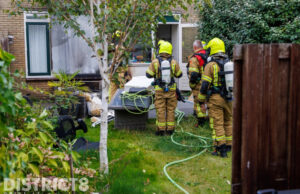 Bankstel tegen woning vliegt in brand Warande Maasland