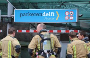 Parkeergarage ontruimd door brandende auto Phoenixstraat Delft