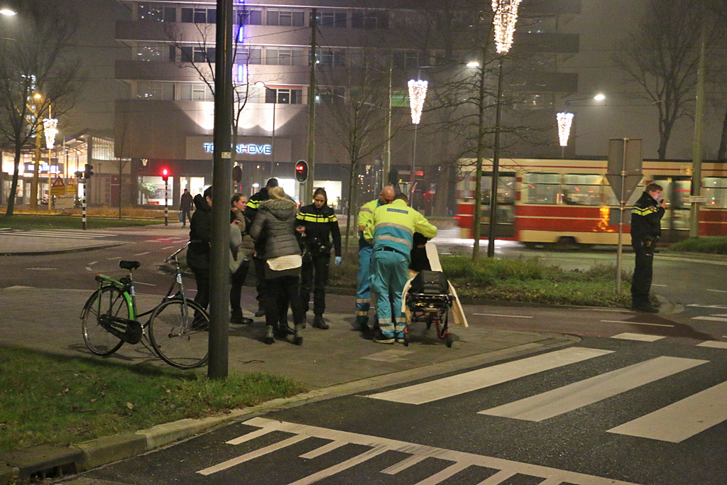 23 januari Fietser gewond na aanrijding Delflandplein Delft
