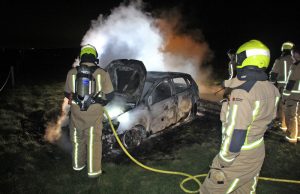 Auto in brand gestoken bij strandopgang Beukel ‘s-Gravenzande