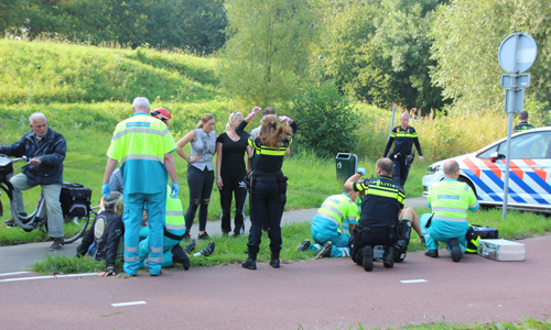 25 september Wielrenners raken gewond bij aanrijding Lozerlaan Den Haag