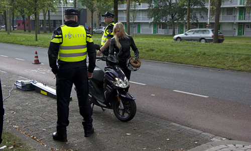 23 september Politie houdt verkeerscontrole in het kader van het Donkere Dagen Offensief