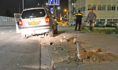 15 mei Veel schade bij eenzijdig ongeval Neherkade Den Haag
