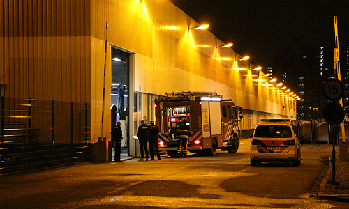 6 februari Brandweer blust brand in opslagloods Schieweg Delft