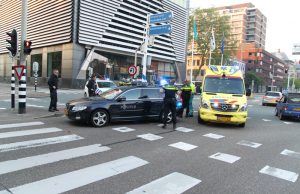 Motorrijder crasht na achtervolging door politie in Prins Clauslaan Den Haag