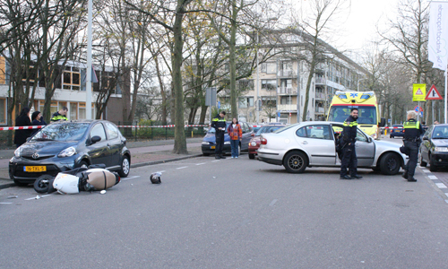 20 november Scooterrijder gewond na aanrijding Beresteinlaan Den Haag
