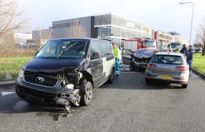 Ongeval tussen busje en personenauto ‘s-Gravenzandseweg Wateringen