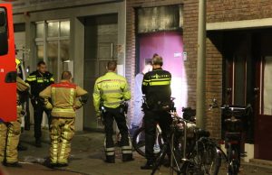 Politie vindt drugslab na melding van vreemde lucht Scheldestraat Den Haag