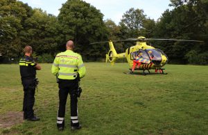 Traumahelikopter landt in park voor incident Goudenregen Naaldwijk