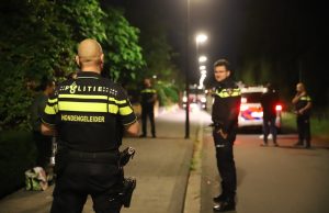 Grote politie inzet en aanhouding bij beëindigen feestje Tomatenlaan Den Haag