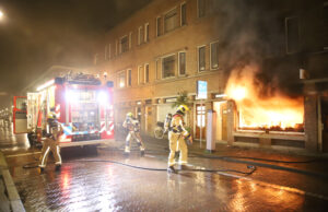 Gezin met klein kind gered bij uitslaande brand Weissenbruchstraat Den Haag
