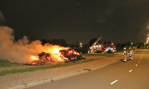 20 september Flinke rookwolken na brand in hooibalen Klaproosveld Den Haag