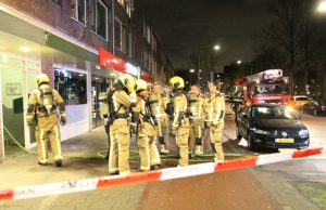 Woningen vol rook na brand in berging Krakeelpolderweg Delft