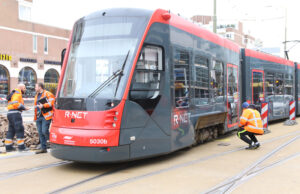 Tramverkeer gestremd door ontsporing Gevers Deynootweg Scheveningen