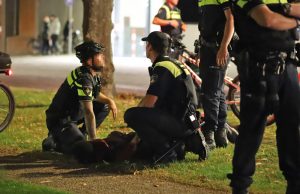 Aanhoudingen na oproep tot rellen Poptahof Delft