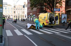 Weg afgesloten na aanrijding Jan Hendrikstraat Den Haag