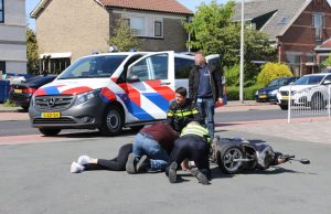 Zwaargewonde bij ongeval tussen busje en brommer Heulweg Kwintsheul