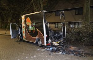 Wagen van visboer uitgebrand Karel Doormanlaan Rijswijk