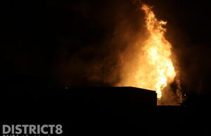 Uitslaande vlammen bij schuurbrand Zetveld Nootdorp