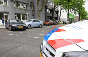 (N) Twee auto’s komen in botsing, derde auto wordt geraakt Cort van der Lindenstraat Rijswijk