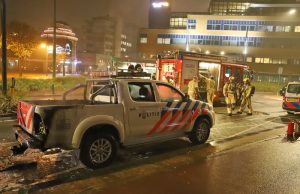 Politie voertuig in brand gestoken Nieuwe Parklaan Scheveningen