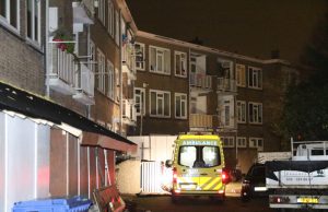 Man naar beneden gegooid na vechtpartij Lopikplein Den Haag