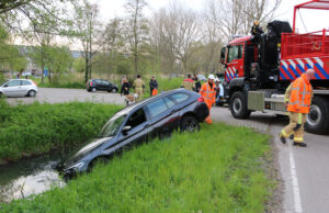 Bestuurder raakt te water na aanrijding Van der Kooijweg Rijswijk