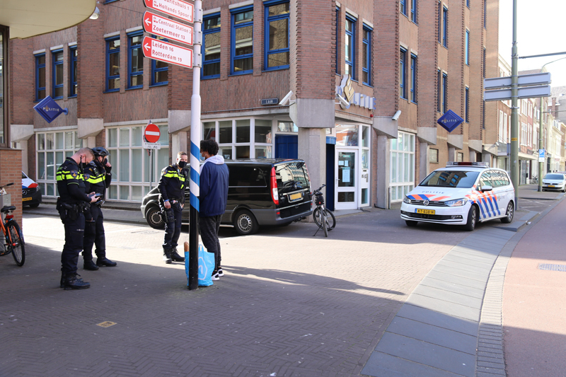 dubbele Kapitein Brie fax Onbekende levert verdacht pakketje af bij politiebureau Jan Hendrikstraat  Den Haag - District8.net