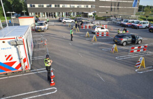 Grote verkeerscontrole in Delft: meerdere boetes uitgeschreven Olof Palmestraat Delft