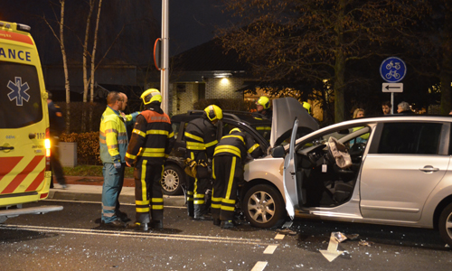 29 december Flinke schade na ongeval Grote Achterweg Naaldwijk ...