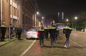 Flinke politie inzet na vechtpartij bij horecagelegenheid Binckhorstlaan Den Haag