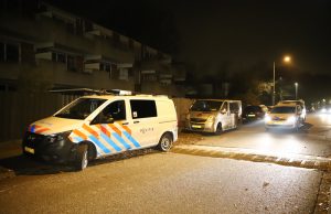 Politie start zoektocht na inbraak in bedrijfsbus Bachsingel Delft