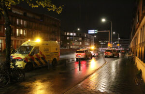 Persoon lichtgewond na steekpartij Vaillantlaan Den Haag