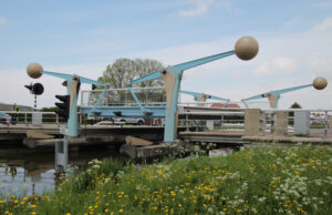 Verkeer ontregeld door storing van Overgaagbrug Den Hoorn