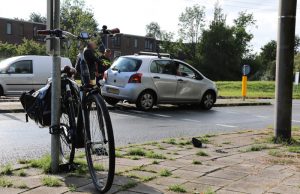 Fietser gewond na aanrijding met auto Tanthofdreef Delft