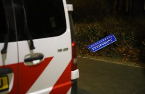 Politie houdt vrouwen staande met gestolen straatnaambord Julianalaan Delft