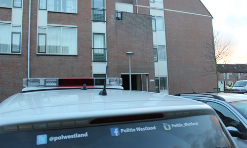 4 maart Agenten doen inval in woning na stankoverlast Lange Spruit Wateringen