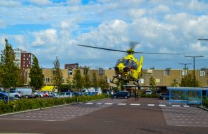 Hulpdiensten rukken uit voor medisch incident in woning Boeier Maassluis