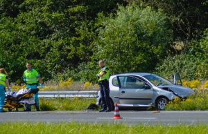 Gewonde en veel schade bij ongeval A20 Maasland
