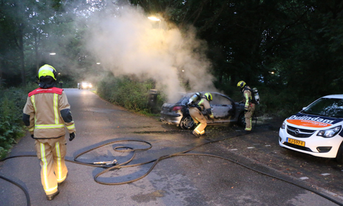 4 juni Gedumpte auto volledig door brand verwoest Don Boscolaantje Rijswijk