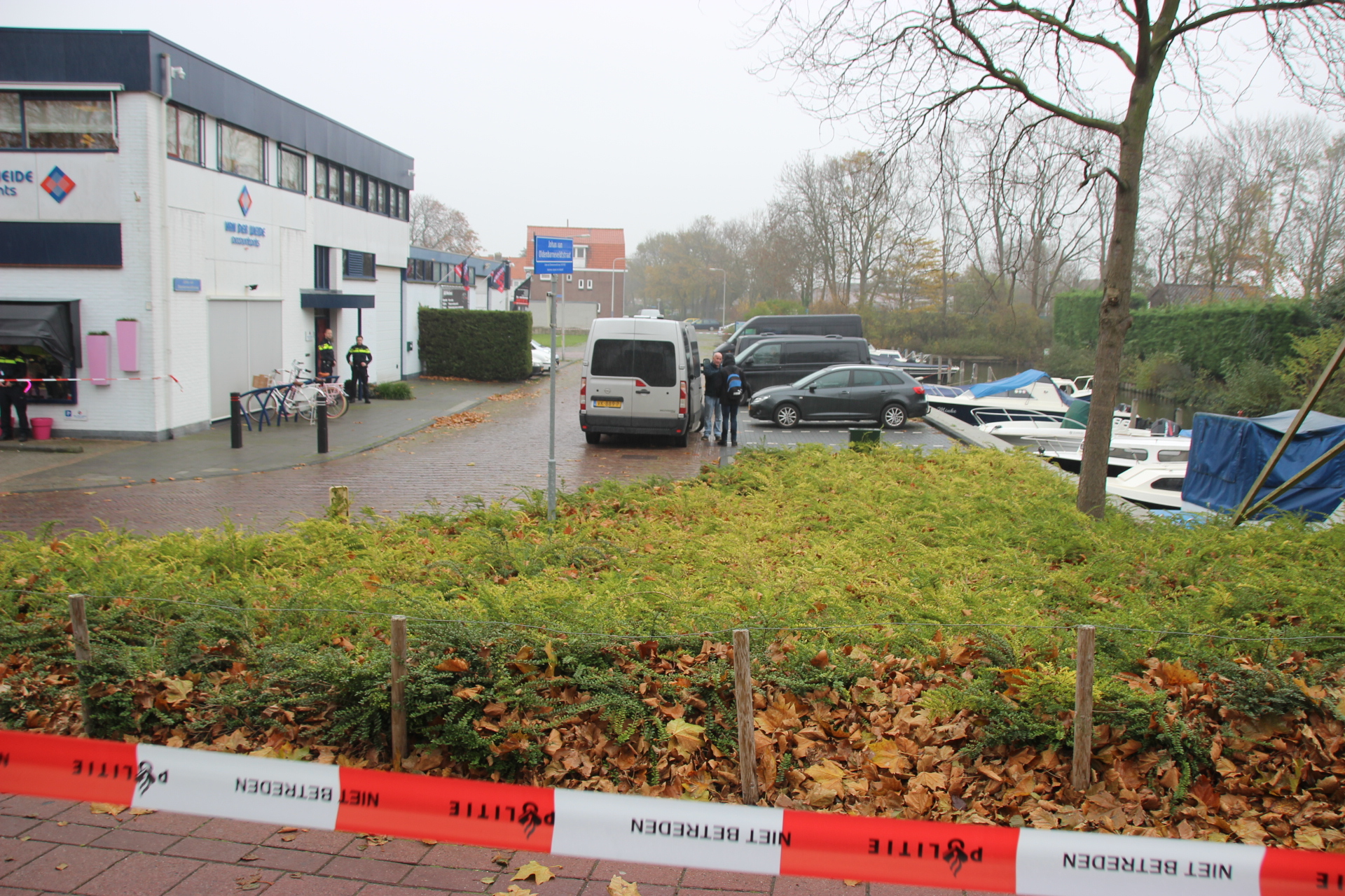 16 november Vermiste vrouw gevonden in sloot Johan van Oldenbarneveldtstraat Honselersdijk