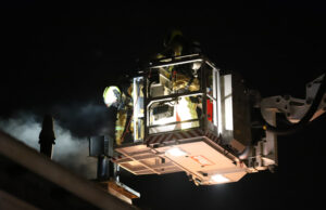 Flinke rookontwikkeling bij schoorsteenbrand Emmastraat Pijnacker