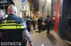 Twee aanhoudingen en vrouw gewond na steekpartij Gravenstraat Den Haag