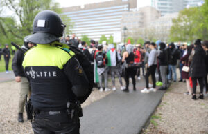 Mobiele Eenheid ingezet bij Pro-Palestina demonstratie Malieveld Den Haag