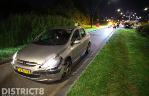 Schade en licht gewonden na botsing Laan van Wateringseveld Den Haag