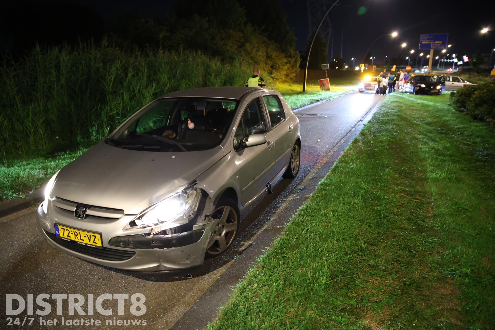 Schade en lichte verwondingen na aanrijding Laan van Wateringseveld Den Haag