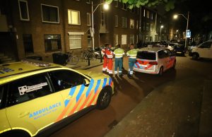 Grote inzet van hulpdiensten voor melding van een steekpartij Weesperstraat Den Haag